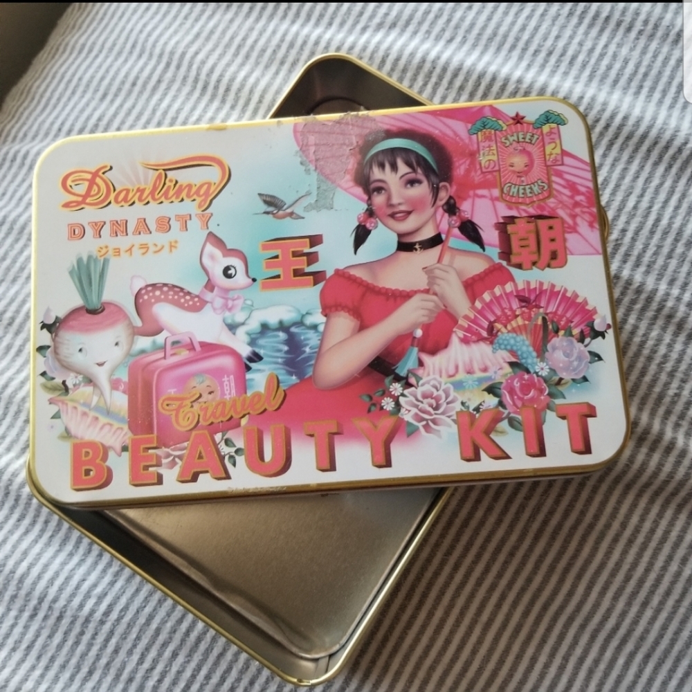 Japenese inspired metal tin travel beauty case - Picture 1 of 5